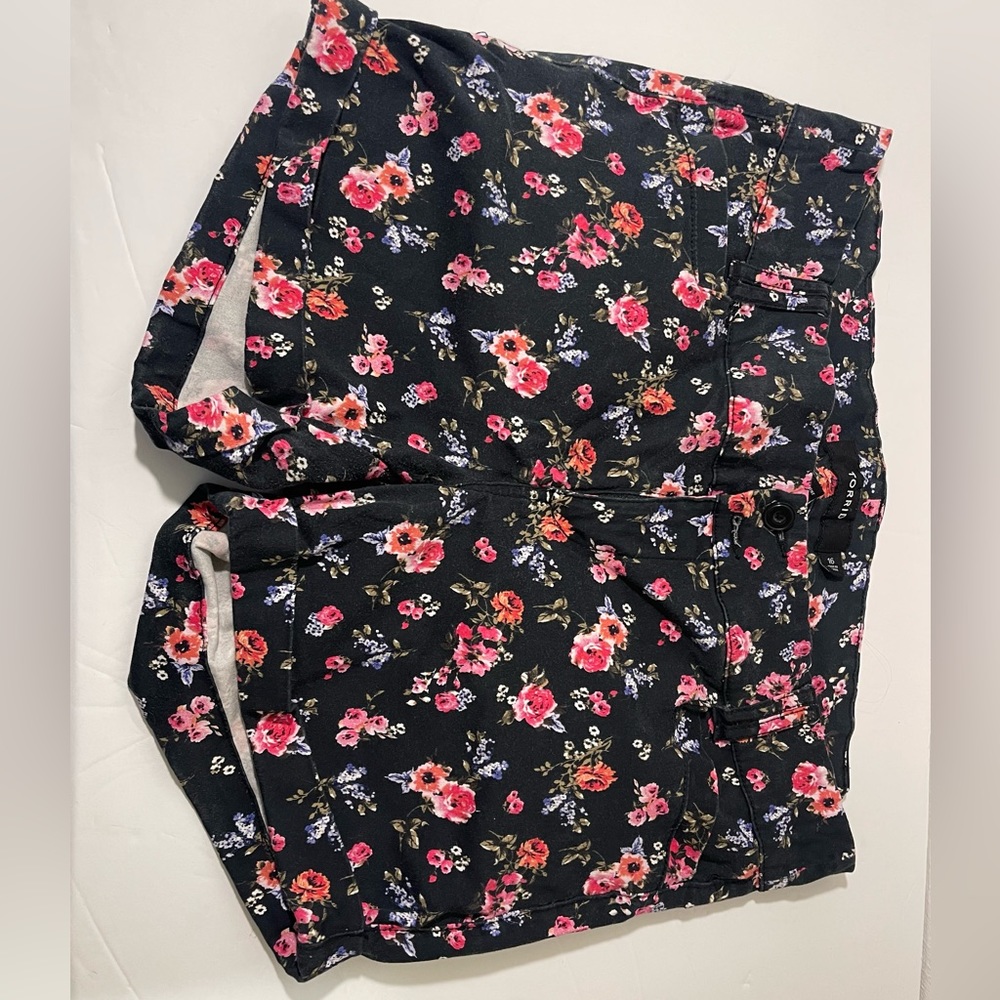 Torrid size 16 floral shorts